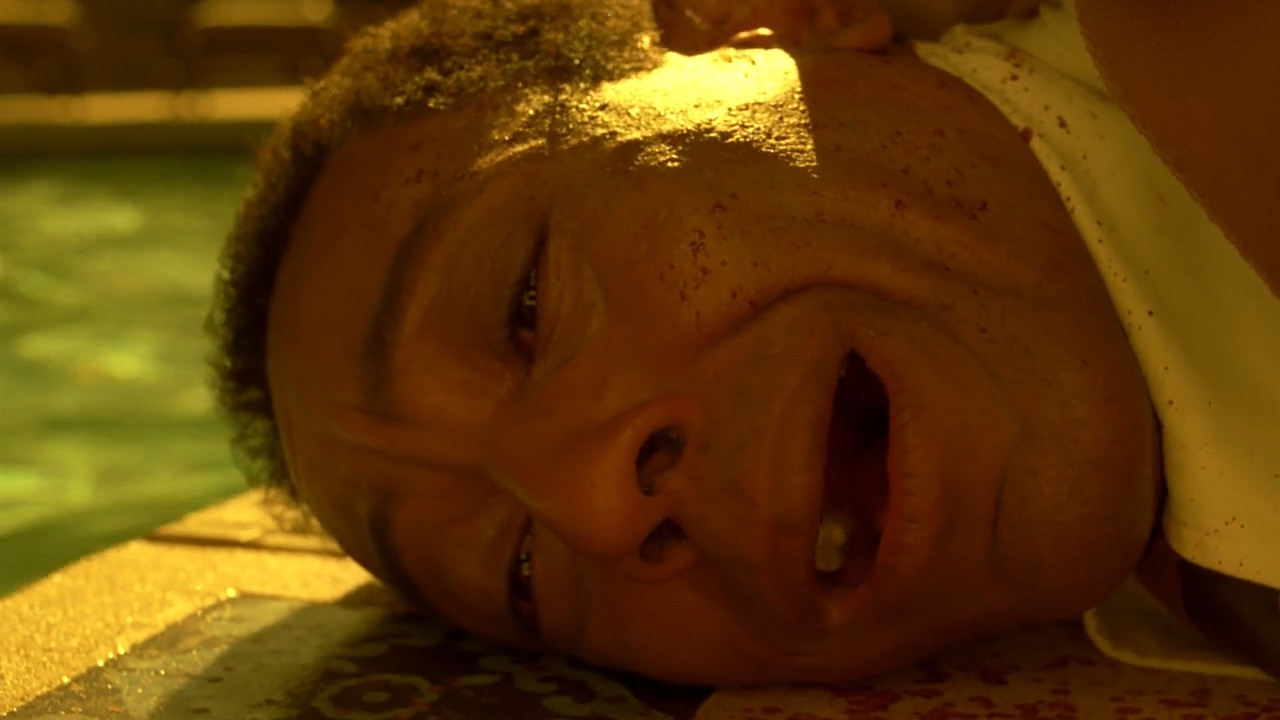 Gus is forced to look at Max Arciniega's body