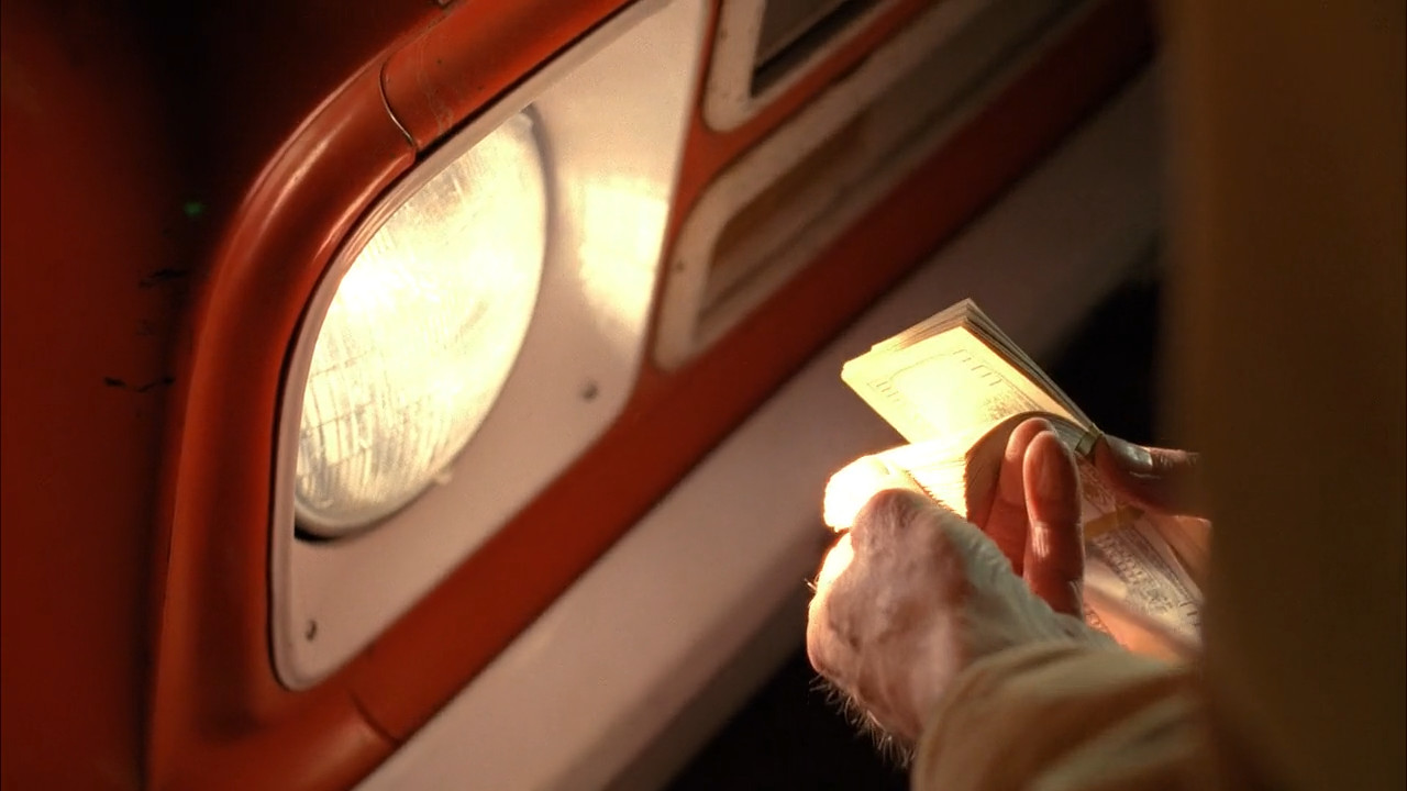 An old man discovers a trail of money that leads him to Jesse