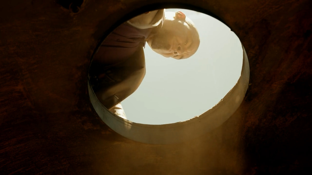 Nacho hides from the Salamanca twins